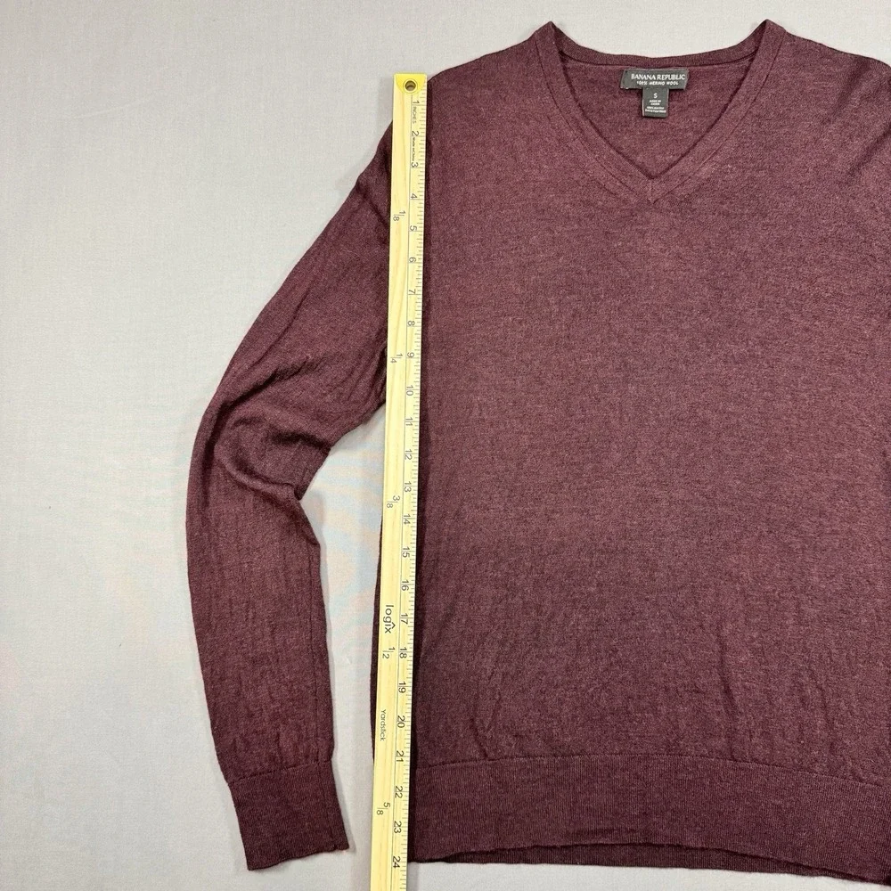 Banana Republic Men's Merino Wool Burgundy V-Neck Pullover Sweater Size S